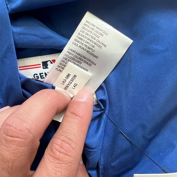 Los Angeles Dodgers Genuine Merchandise World Series Pride Fleece - Picture 7 of 7